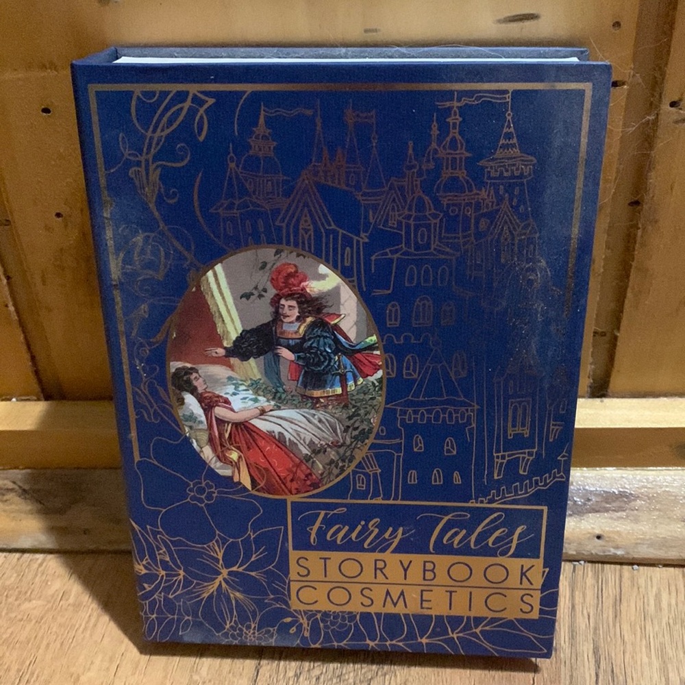 Story Book Cosmetics eyeshadow palette